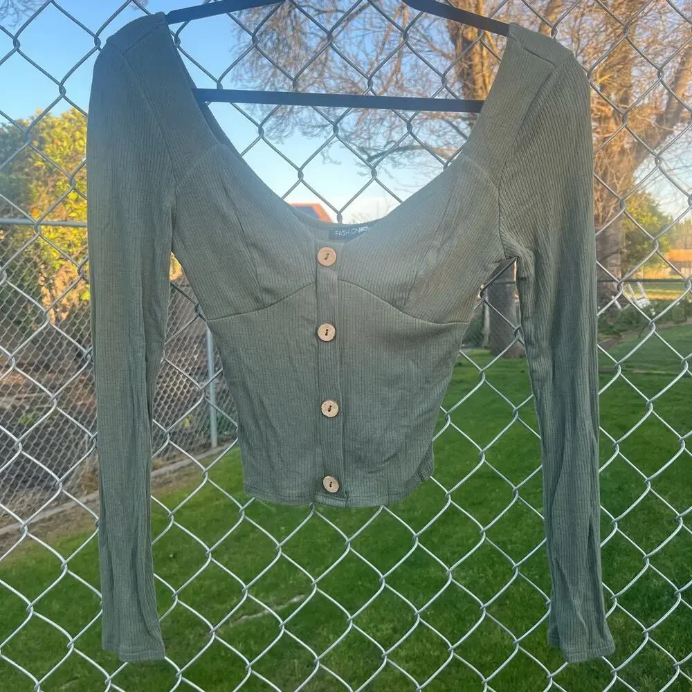 Long Sleeve Shirts 10 piece Bundle Small Medium Crop Top Summer Spring Boobies